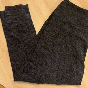 VICTORIA’S SECRET brand new essential pocket leggings.